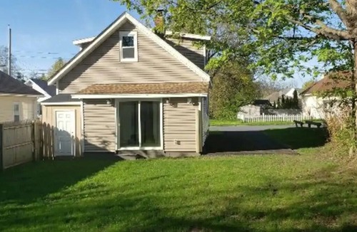 Utica House | Blue Door Bungalownn