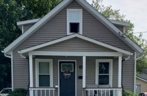 Utica House | Blue Door Bungalownn