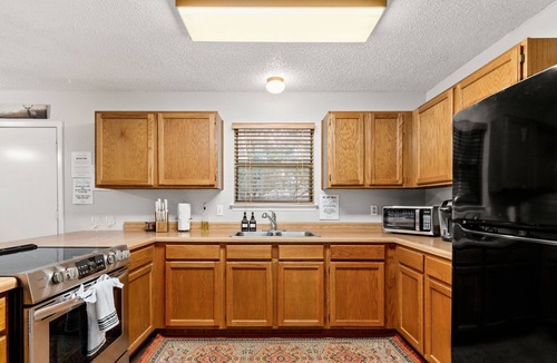 Canyon Lake Cottage | Blue Door Cottage Family Game Room - Family Friendly!