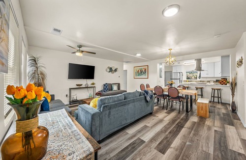 Lakeland House | Blue Door’s Residence – between Disney & Tampa