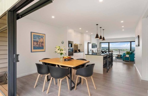 Nukuhau House | Blue Dun Views Taupo