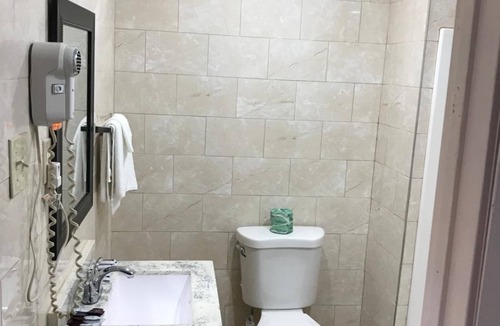 Tonawanda Hotel | Blue Falls Motel