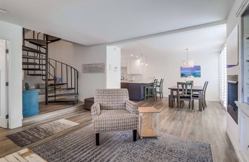 Solana Beach Condo | Blue Fin Townhouse for perfect coastal getaways