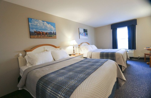 Shipshewana Hotel | Blue Gate Garden Inn