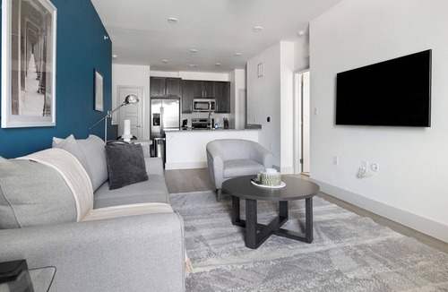 Austin Apartment | Blue Goose Apartments by Landing