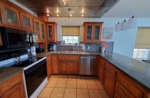 Lost Bridge Village House | Blue Haven-Community Pool with Lake Access; Fire Pit; 10 Min to Marina & Park