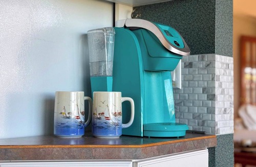 Dashwood Cottage | Blue Haven Lakehouse, Lakefront Hot Tub