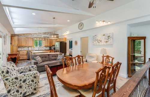 New Tazewell Cabin | Blue Haven | Pet-Friendly Norris Lake Lakefront Retreat | Sleeps 15