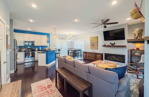 Paducah House | Blue Haven Retreat- 2BR + 2BA