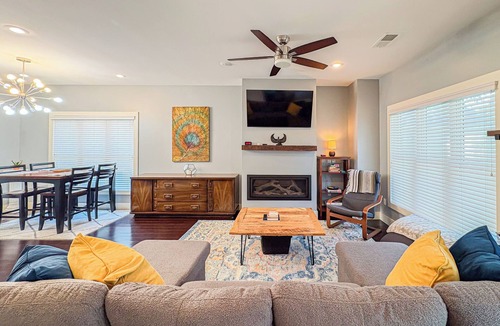 Paducah House | Blue Haven Retreat- 2BR + 2BA
