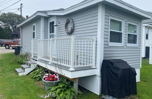 Pine Point Cottage | "Blue Heaven"- Airy cottage just steps from Pine Point Beach, Maine
