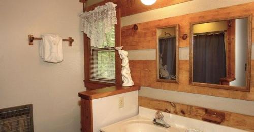 Cosby Ski Chalet | Blue Heaven