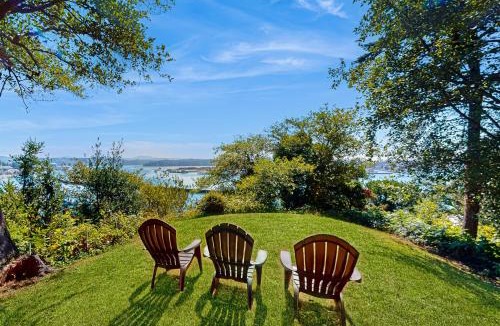 Newport House | Blue Heron Bluff