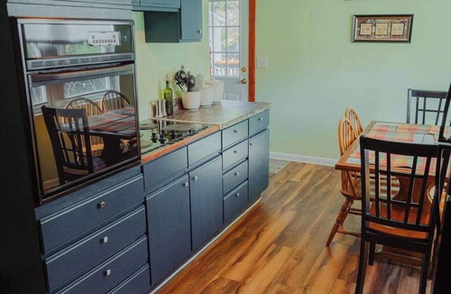 Logan Cottage | Blue Heron Cottage With Game Room, Deck & Hot Tub