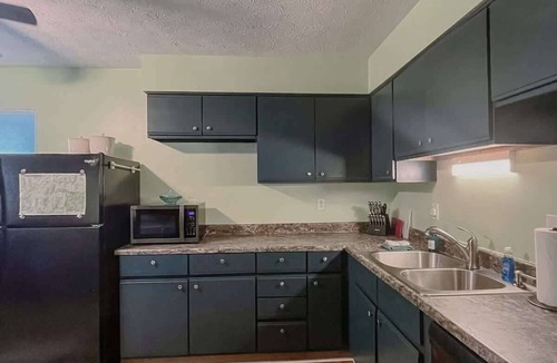 Logan Cottage | Blue Heron Cottage With Game Room, Deck & Hot Tub