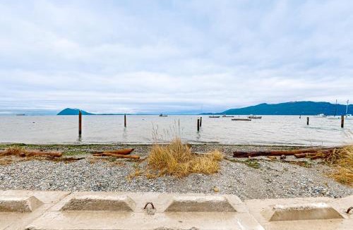 Bow Hotel | Blue Heron Haven