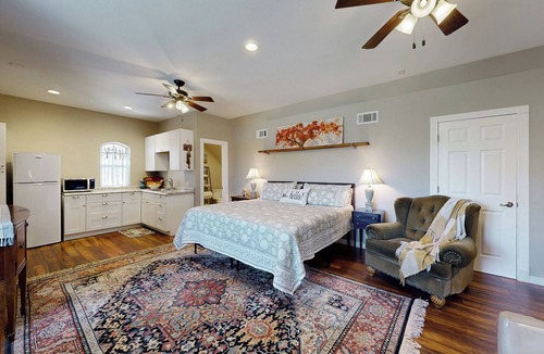 Wellborn House | Blue Heron Hideaway- Float, Fish, Relax, Repeat- 10 mi to A&M, Pet-friendly