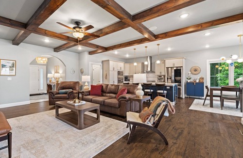 Lansing House | Blue Heron Hideaway: A Premium Lakefront Retreat