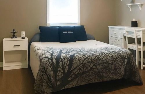 Lake of Bays Bed & Breakfast | Blue Heron Lakefront Vacation Suite c/w Algonquin Passes - Bring your pet free!