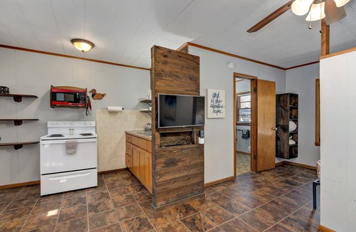 Jenkins Cabin | Blue Heron · Lakefront Cabin · Pool & Dock