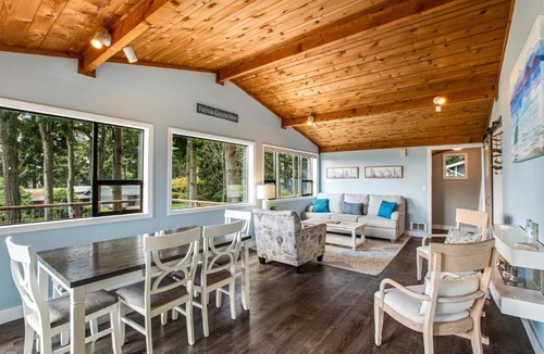 Freeland House | Blue Heron Lookout