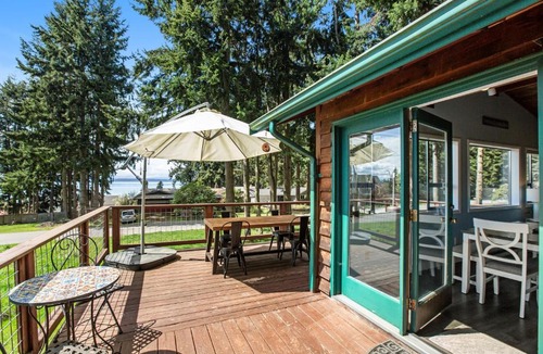 Freeland House | Blue Heron Lookout