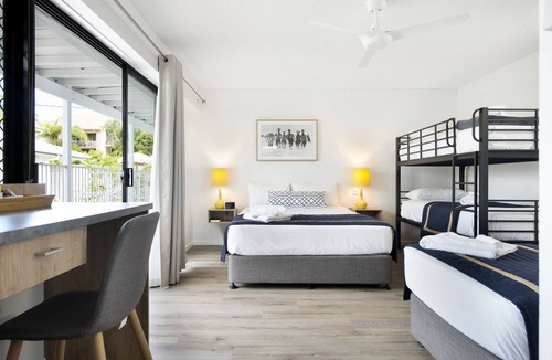 Mermaid Beach Hotel | Blue Heron Motel