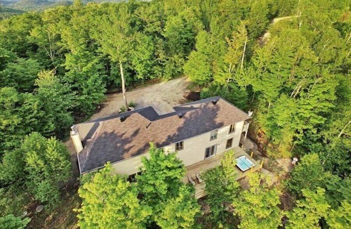 Morin Heights Ski Chalet | Blue Hill Pool, spa, game room, mountain view