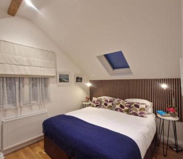 Maenporth Apartment | Blue Hills Luxury Apartment, Bay Front with Parking