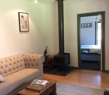 Mount Cole House | Blue House at Mountainside Wines