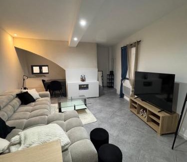 Saint-Gilles House | Blue house