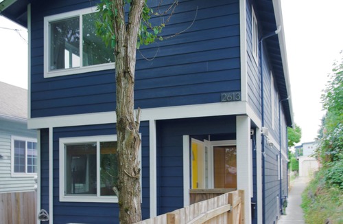 Mann House | Blue House in Central District