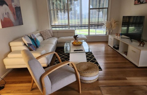 Cobram House | Blue House on Murray River