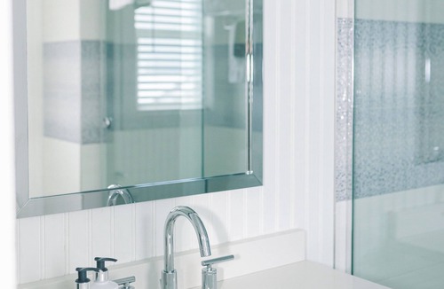 Newbury Hotel | Blue - Inn on The Beach