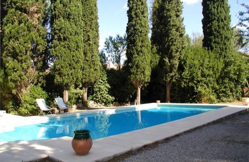 Gigean House | Blue iris - Gigean