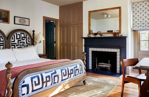 Nantucket Town Hotel | Blue Iris