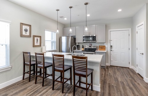 Clear Lake Shores Apartment | Blue Ivory: Kemah Retreat (2B)