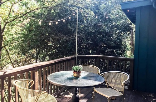 Chattanooga House | Blue Ivy: Cottage w/Modern Charm, 1 Mile to Ruby Falls