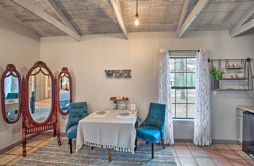 Pittsburg Apartment | Blue Jay Cottage' - Pittsburg Studio on Winery!