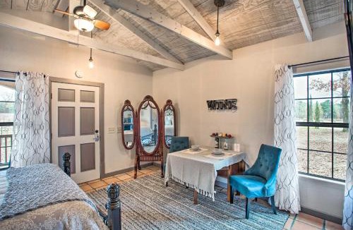 Pittsburg Apartment | Blue Jay Cottage - Pittsburg Studio on Winery!