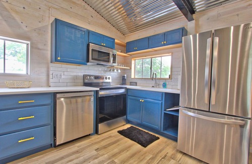 Blanco Cabin | Blue Jay Getaway - Walking Distance to Downtown Blanco!