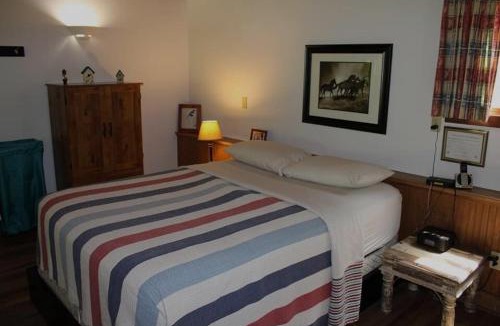 South Bloomingville House | Blue Jay