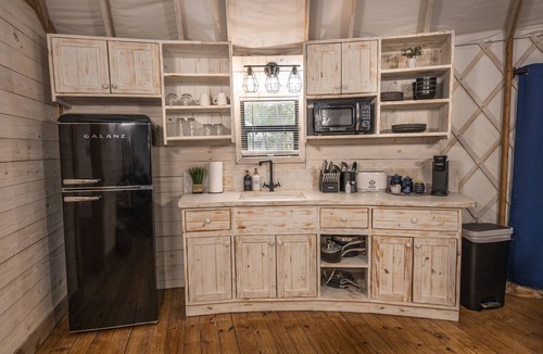 Bandera Cabin | Blue Jay Yurt/Private Hot Tub/Cold A/C!/River Access/Close to Town!