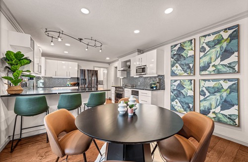 Downtown House | Blue Jungalow Bentonville - Hot Tub