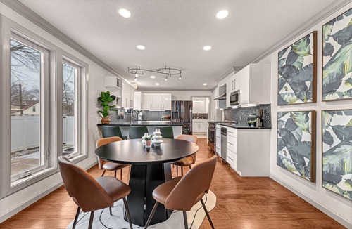 Downtown House | Blue Jungalow Bentonville - Hot Tub
