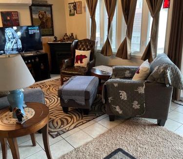 Claysburg Apartment | Blue Knob Bear Den (Nordic Center/Golf Course)