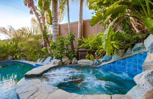 Middletown House | BLUE LAGOON➕ BONUS APT ♦ GAMES ♦ POOL ♦ VIEWS ♦ LUXURY - THIS PLACE IS NUTS!