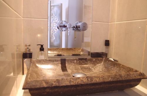 Saint Genes Bed & Breakfast | Blue Lodge in Bordeaux