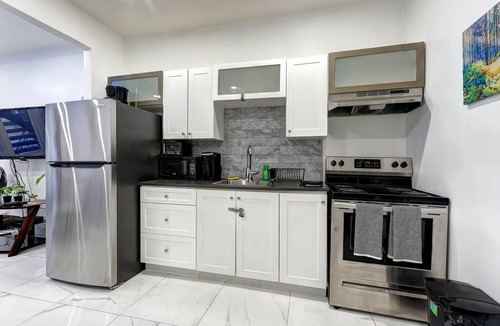 De Lorimier Apartment | Blue Lounge - Lafontaine Park - Downtown