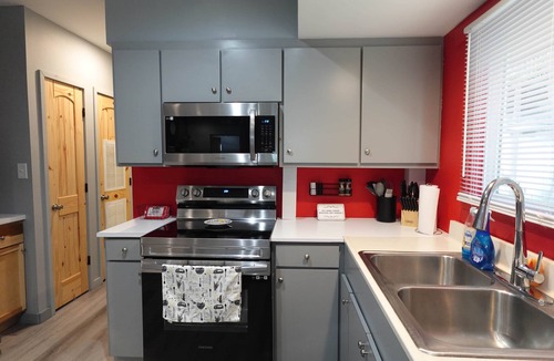 West Columbia House | Blue Magnolia Oasis